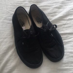 Black VANs low top